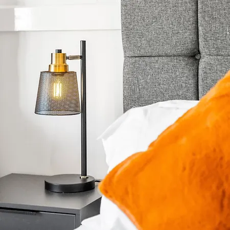 Modern Stylish Home, Garden, Parking, Wifi Families Contractors Hébergement de vacances