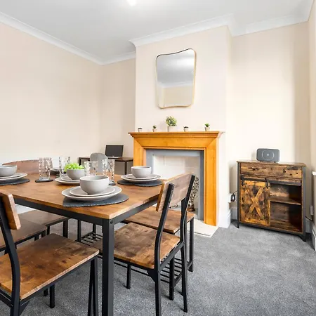 Hébergement de vacances Modern Stylish Home, Garden, Parking, Wifi Families Contractors Birmingham