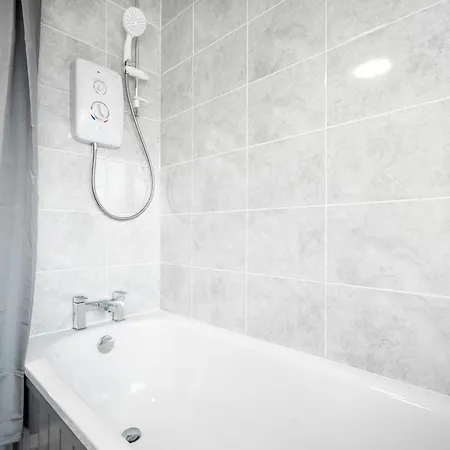 Hébergement de vacances Modern Stylish Home, Garden, Parking, Wifi Families Contractors